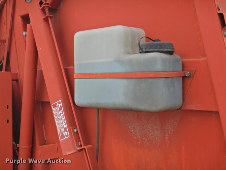 image for item DF2507 1989 New Holland 855 round baler