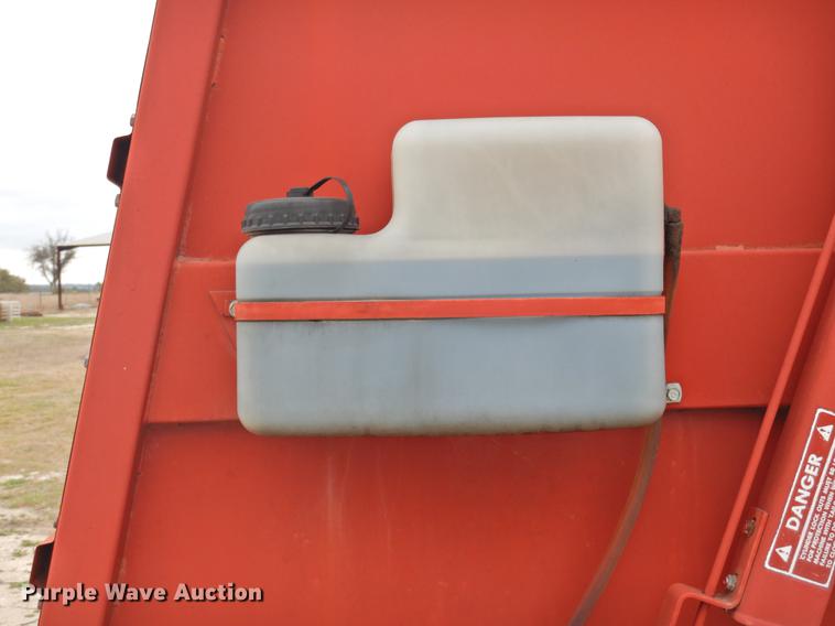 image for item DF2507 1989 New Holland 855 round baler