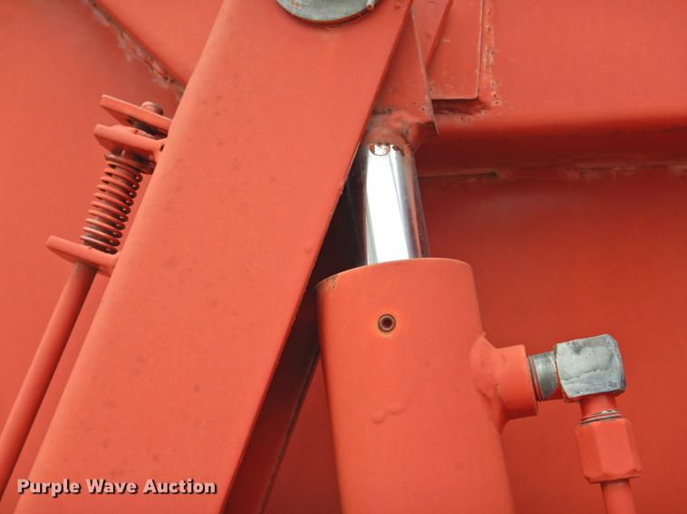 image for item DF2507 1989 New Holland 855 round baler