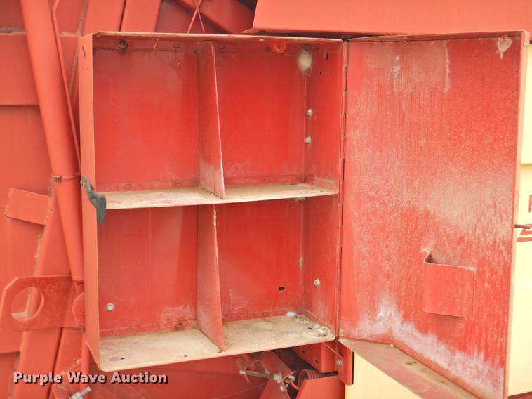 image for item DF2507 1989 New Holland 855 round baler