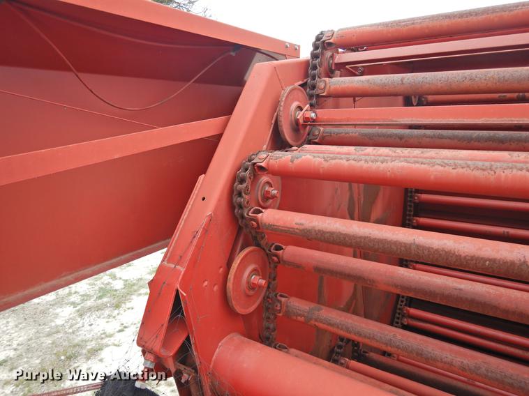 image for item DF2507 1989 New Holland 855 round baler