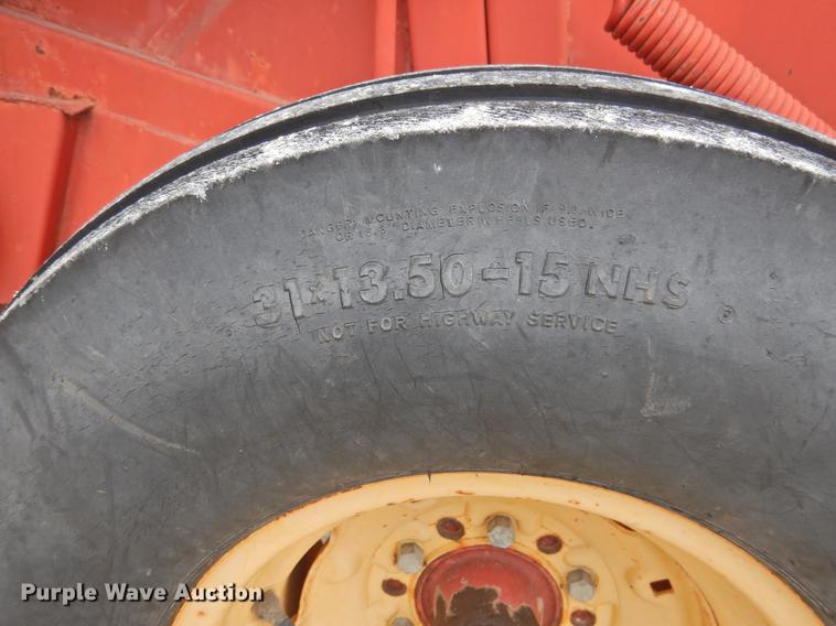 image for item DF2507 1989 New Holland 855 round baler