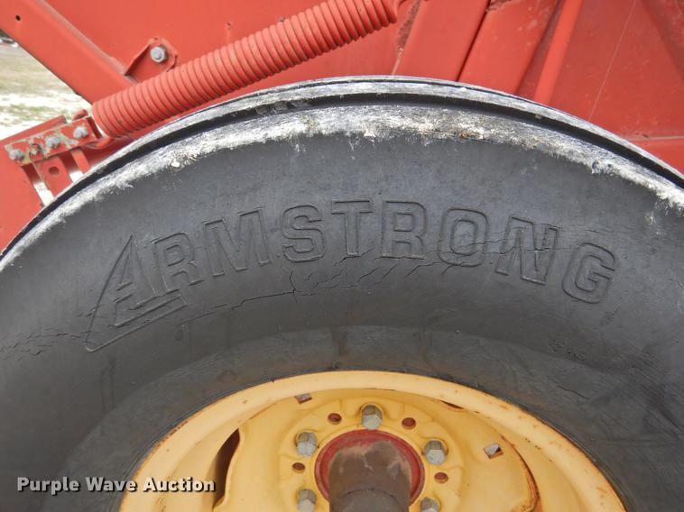 image for item DF2507 1989 New Holland 855 round baler