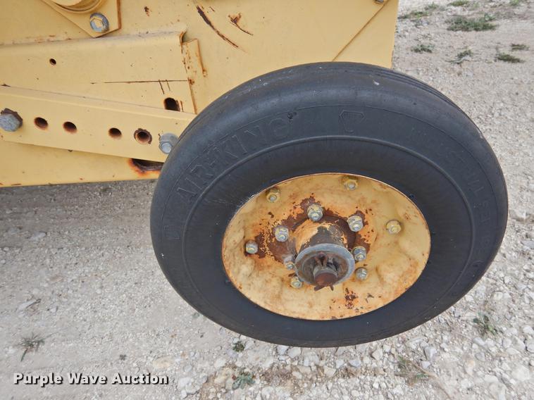 image for item DF2507 1989 New Holland 855 round baler