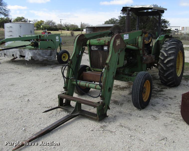 image for item DF2513 1984 John Deere 1650 tractor