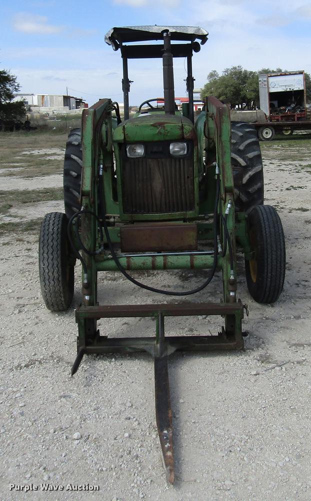 image for item DF2513 1984 John Deere 1650 tractor
