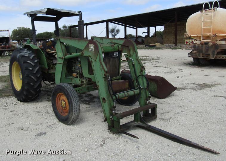 image for item DF2513 1984 John Deere 1650 tractor