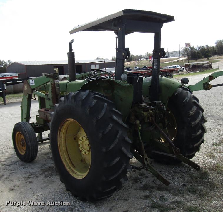 image for item DF2513 1984 John Deere 1650 tractor