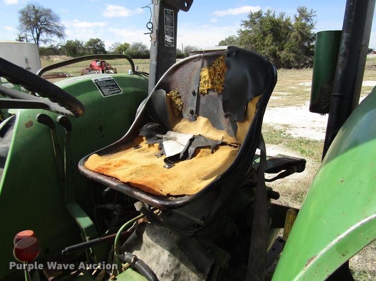 image for item DF2513 1984 John Deere 1650 tractor