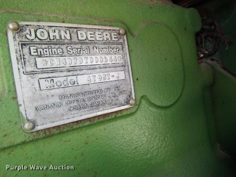 image for item DF2513 1984 John Deere 1650 tractor