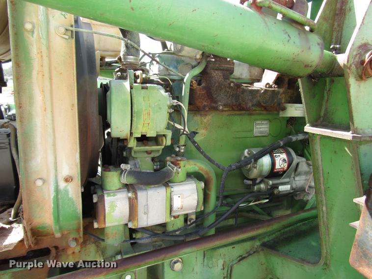 image for item DF2513 1984 John Deere 1650 tractor
