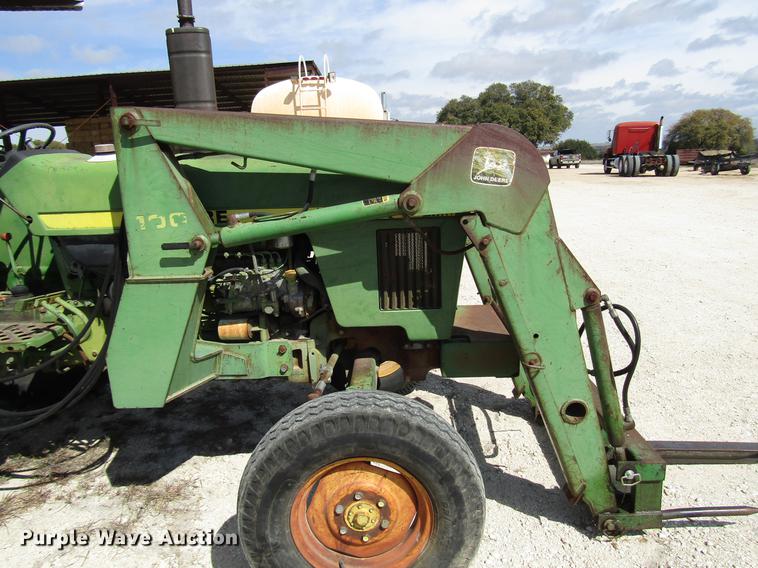 image for item DF2513 1984 John Deere 1650 tractor