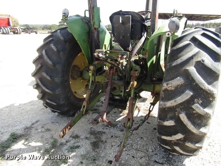 image for item DF2513 1984 John Deere 1650 tractor