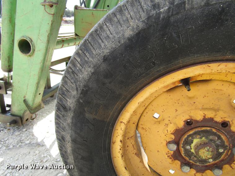 image for item DF2513 1984 John Deere 1650 tractor