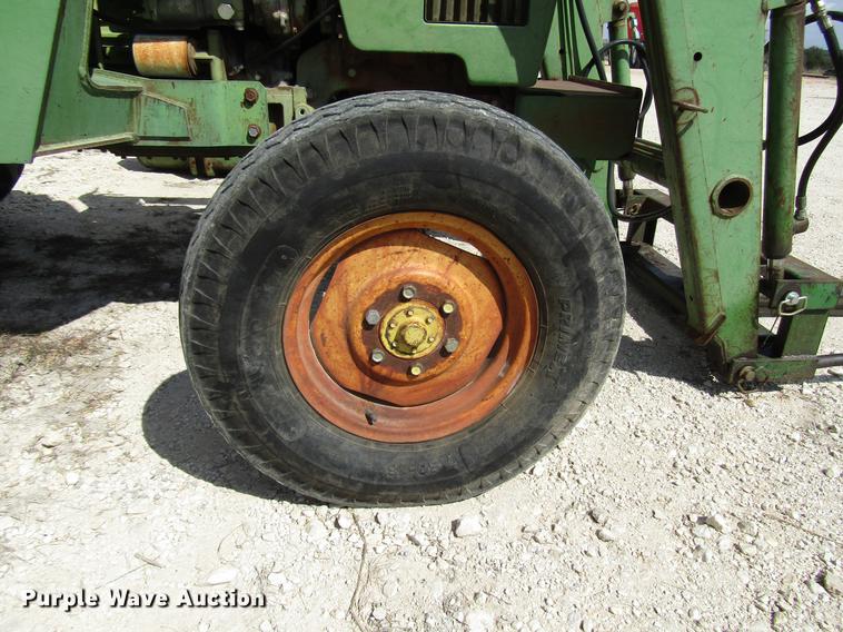 image for item DF2513 1984 John Deere 1650 tractor