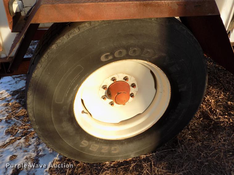 image for item DF2943 Nurse tank trailer