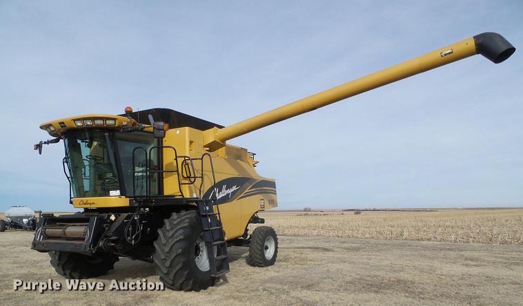 image for item DF2954 2005 Challenger 670 combine