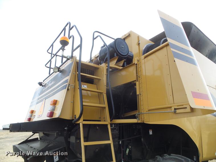 image for item DF2954 2005 Challenger 670 combine