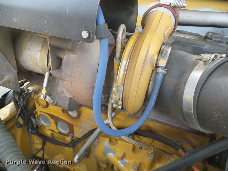 image for item DF2954 2005 Challenger 670 combine