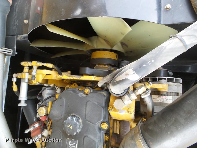 image for item DF2954 2005 Challenger 670 combine