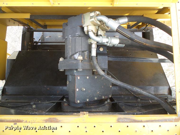 image for item DF2954 2005 Challenger 670 combine