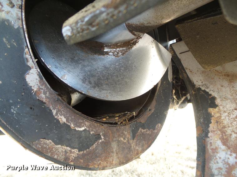 image for item DF2954 2005 Challenger 670 combine