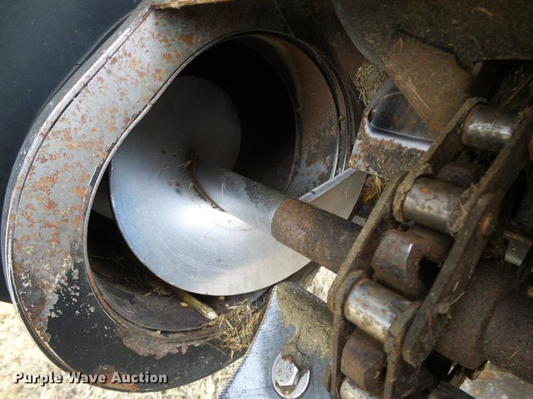 image for item DF2954 2005 Challenger 670 combine