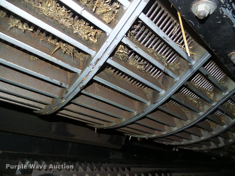 image for item DF2954 2005 Challenger 670 combine