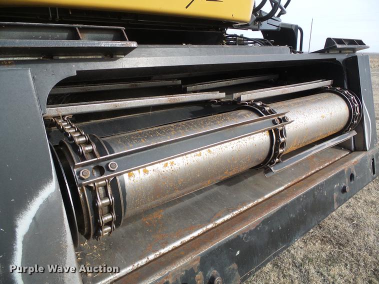 image for item DF2954 2005 Challenger 670 combine