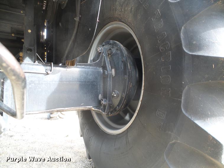 image for item DF2954 2005 Challenger 670 combine