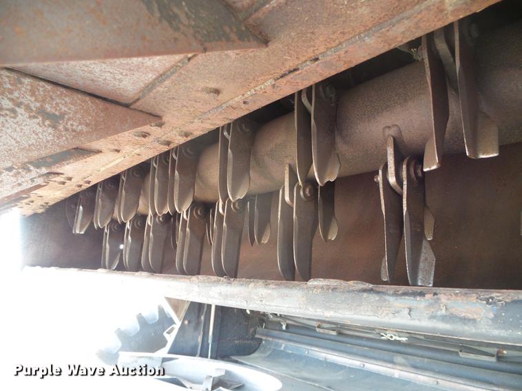 image for item DF2954 2005 Challenger 670 combine