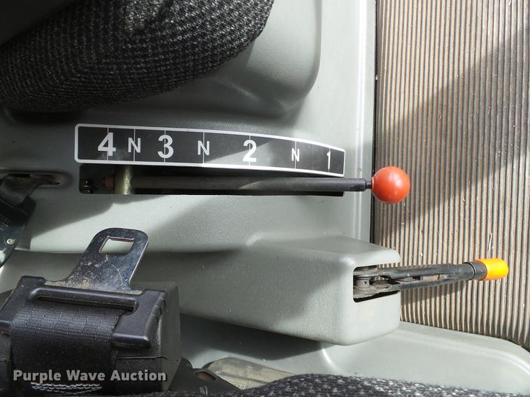 image for item DF2954 2005 Challenger 670 combine