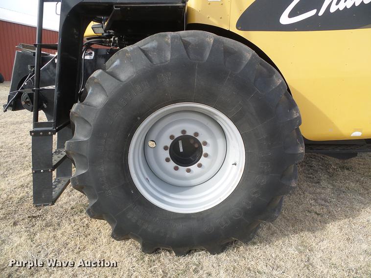 image for item DF2954 2005 Challenger 670 combine