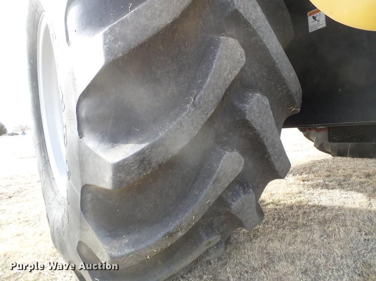 image for item DF2954 2005 Challenger 670 combine