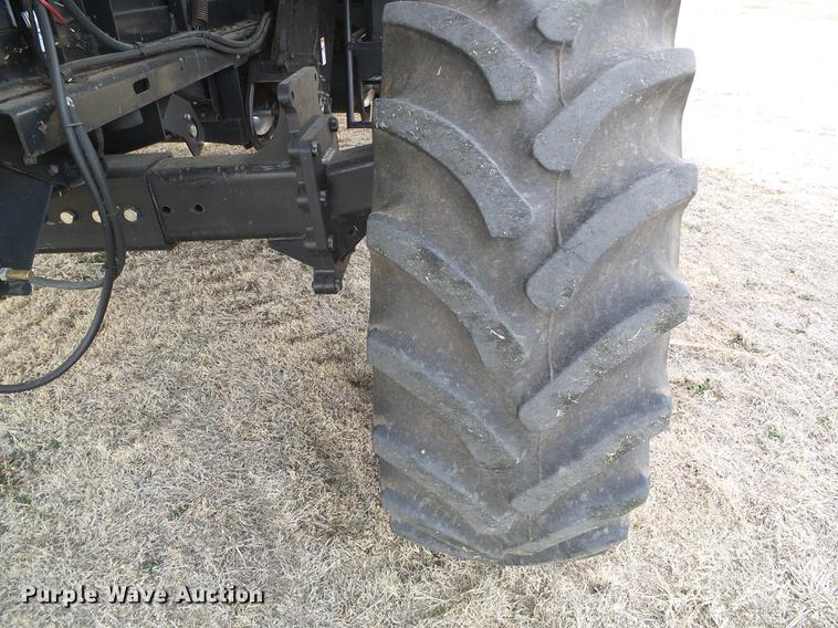 image for item DF2954 2005 Challenger 670 combine