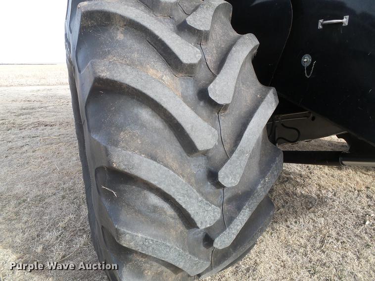 image for item DF2954 2005 Challenger 670 combine