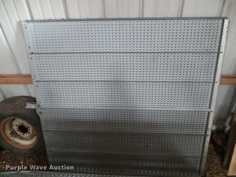 image for item DF2954 2005 Challenger 670 combine