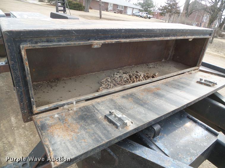 image for item DF2955 1998 B&B sprayer trailer