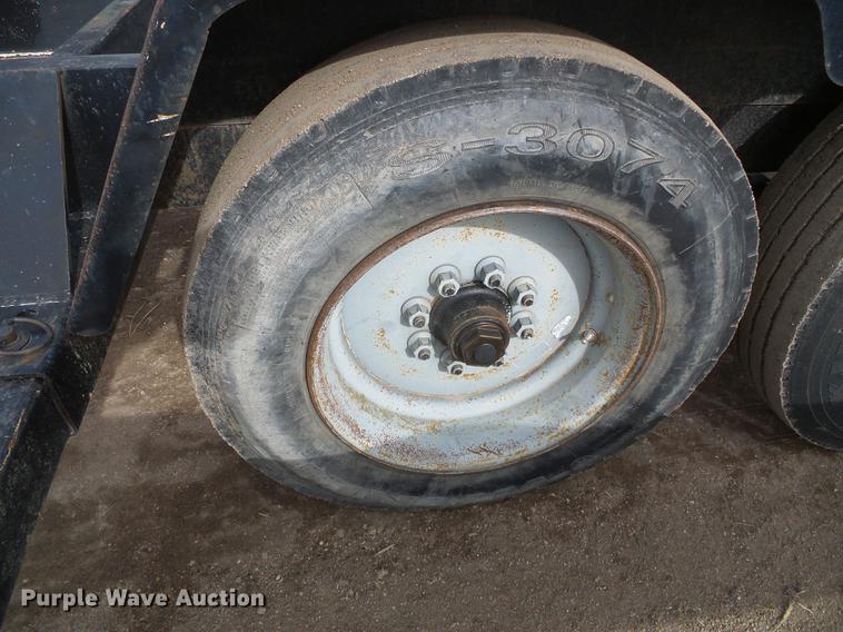 image for item DF2955 1998 B&B sprayer trailer