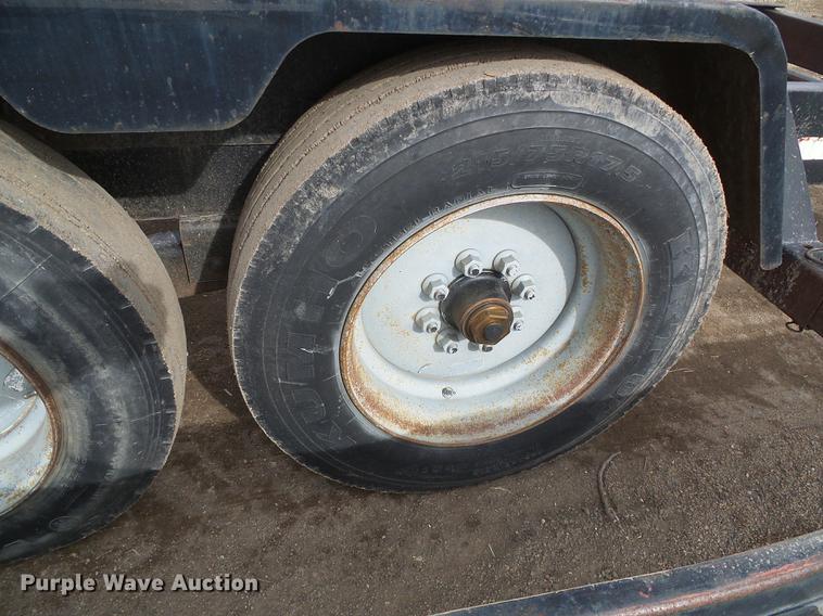 image for item DF2955 1998 B&B sprayer trailer