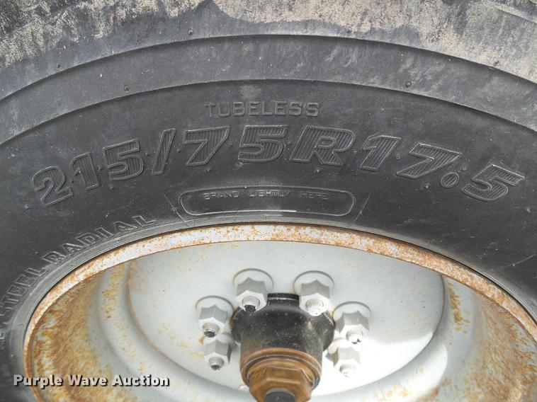 image for item DF2955 1998 B&B sprayer trailer