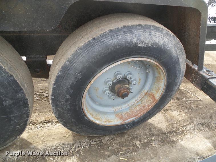 image for item DF2955 1998 B&B sprayer trailer