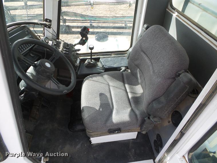 image for item DF2956 SpraCoupe 4440 sprayer