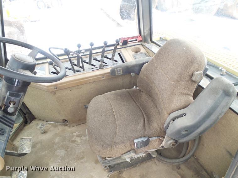 image for item DF7117 1993 Caterpillar Challenger 65C tractor