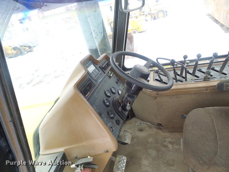 image for item DF7117 1993 Caterpillar Challenger 65C tractor