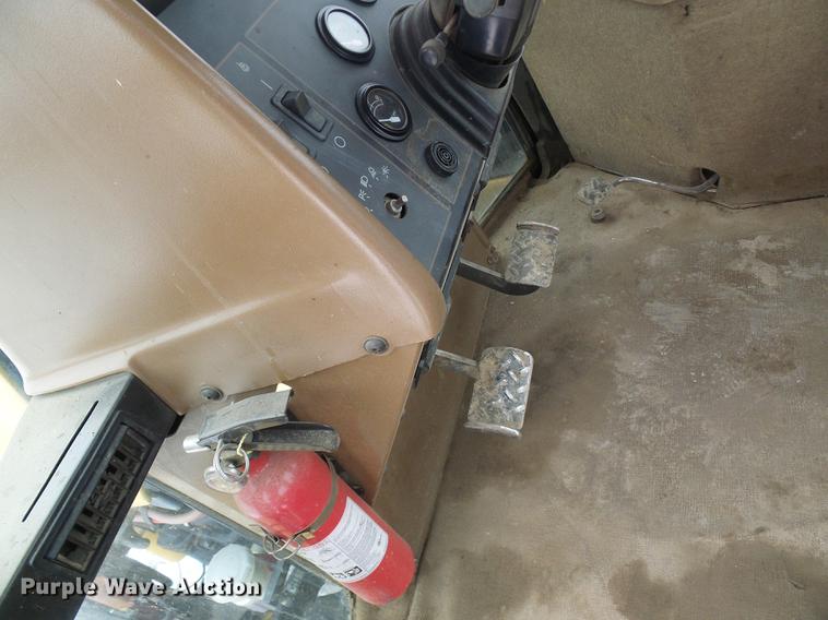 image for item DF7117 1993 Caterpillar Challenger 65C tractor