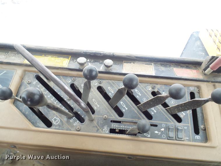 image for item DF7117 1993 Caterpillar Challenger 65C tractor