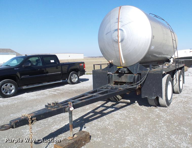 image for item DF7129 1983 shop built tank trailer