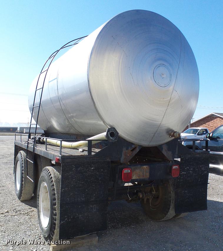 image for item DF7129 1983 shop built tank trailer