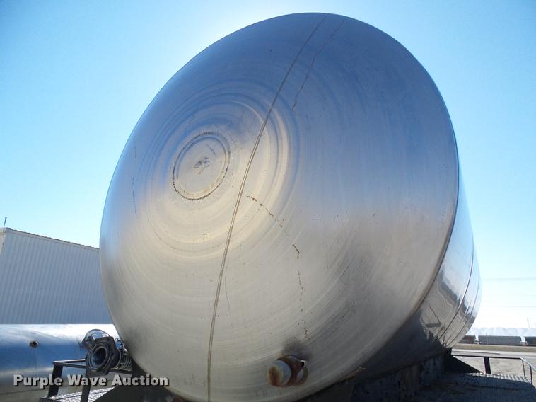 image for item DF7129 1983 shop built tank trailer